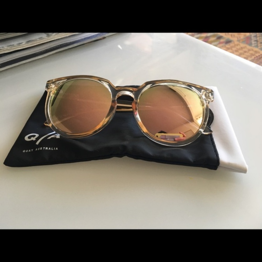 Brand New Dont Change Mirrored sunglasses - Picture 4 of 4